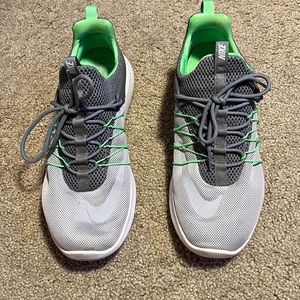 Original Box Men's Nike Darwin, Wolf Grey/White/Green, 8.5 819803 003